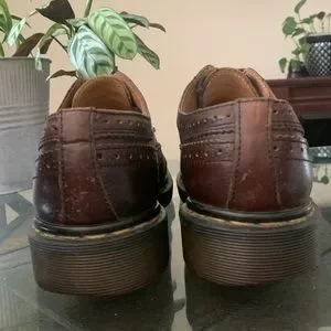VTG. DR. MARTENS Made in England Wingtip 5 eyelet Oxford Dr. Martens | Shoes | Vtg Dr Martens Made In England Wingtip  main image 3